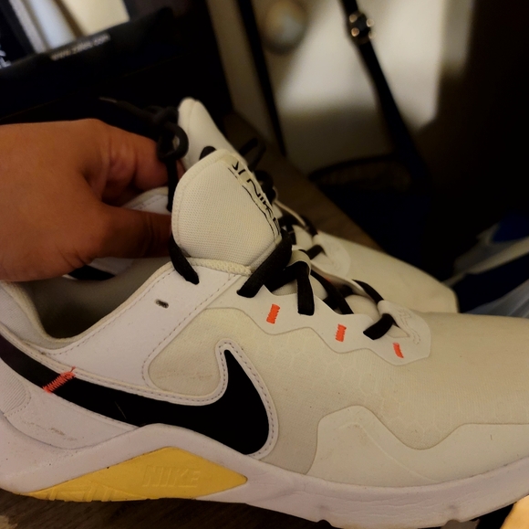 Shoes - Picture 3 of 11